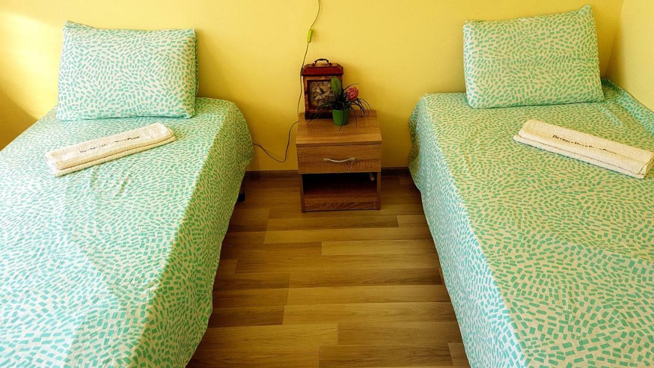 Malavi Guest House Krasen! Comfort&Clean! Kültér fotó